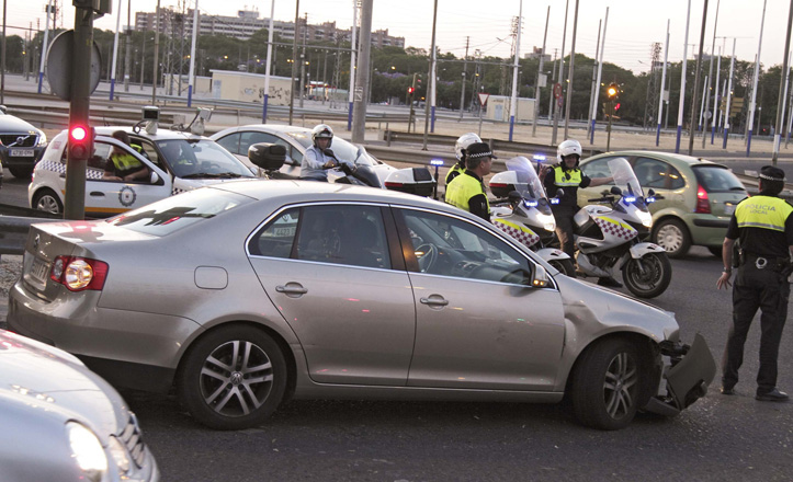 El accidente en la avenida Juan Pablo II a la altura del cruce con Tablada
